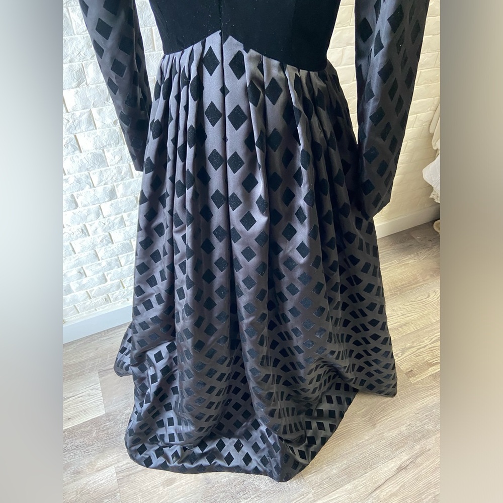 Vintage 1960s Adele Simpson Black Velvet Diamond Detailed Satin Skirt Full Gown - Picture 6 of 12